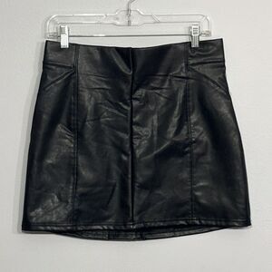 BBJ Los Angeles | Women’s Black PU Leather Mini Skirt